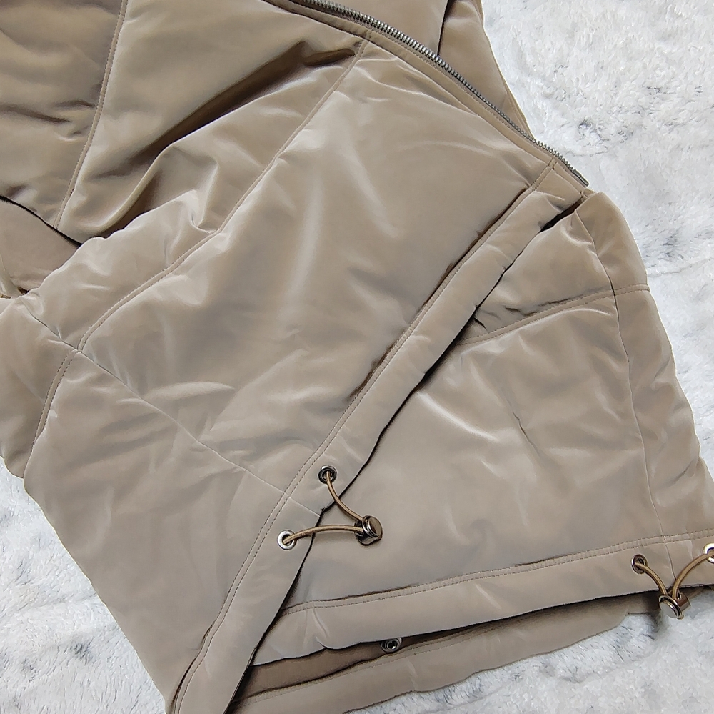 NWT Spanx Puffer Vest "Driftwood"/Ivory Women's Medium CURRENT STYLE - NEW!!! - Picture 6 of 9